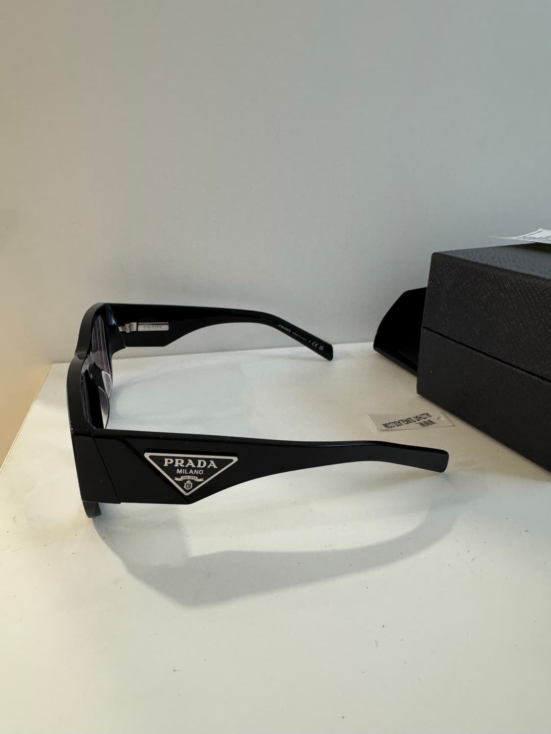 프라다 삼각 로고 선글라스 상품이미지2