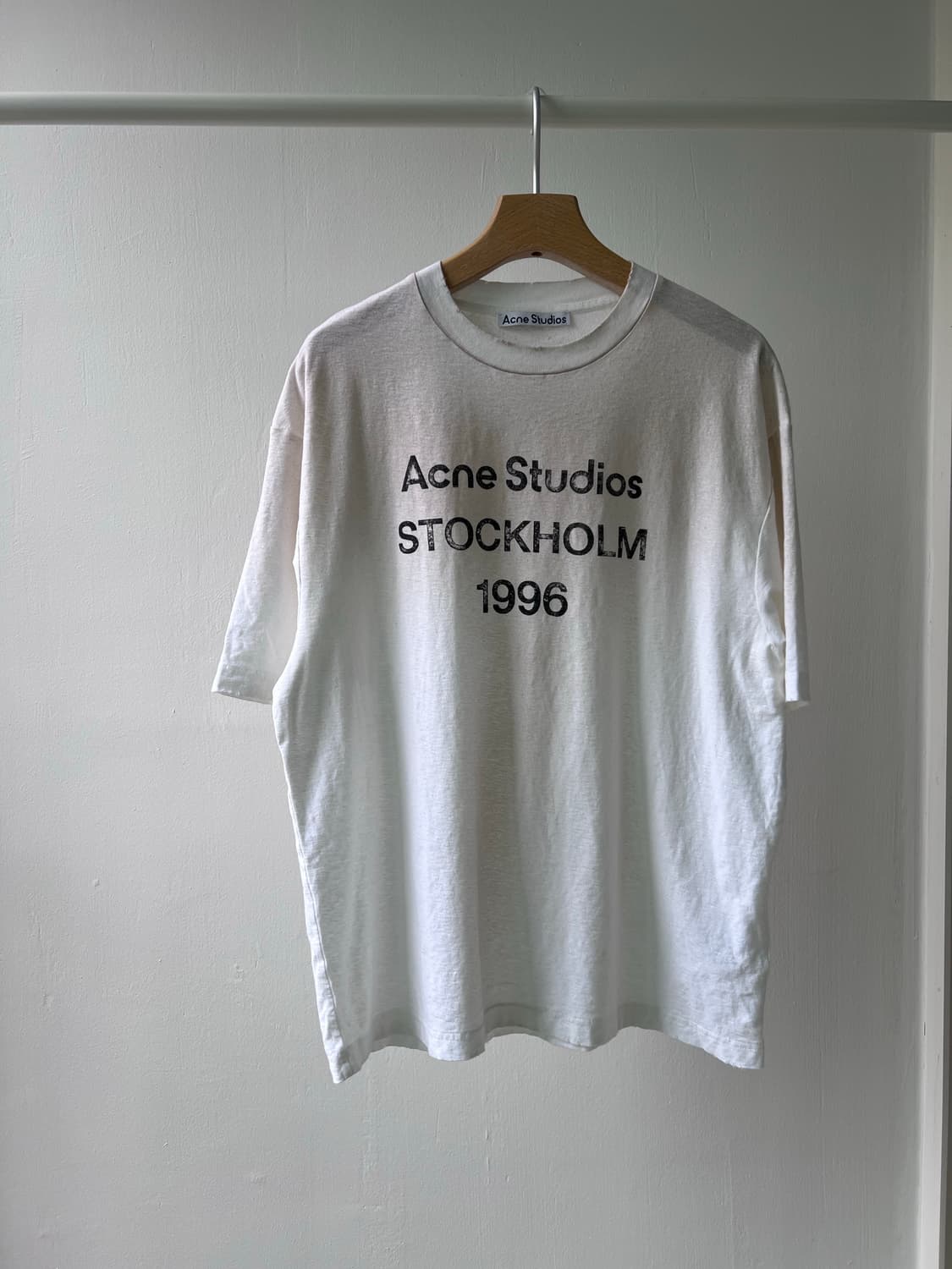 아크네스튜디오 스톡홀름 로고 반팔티 상품이미지1