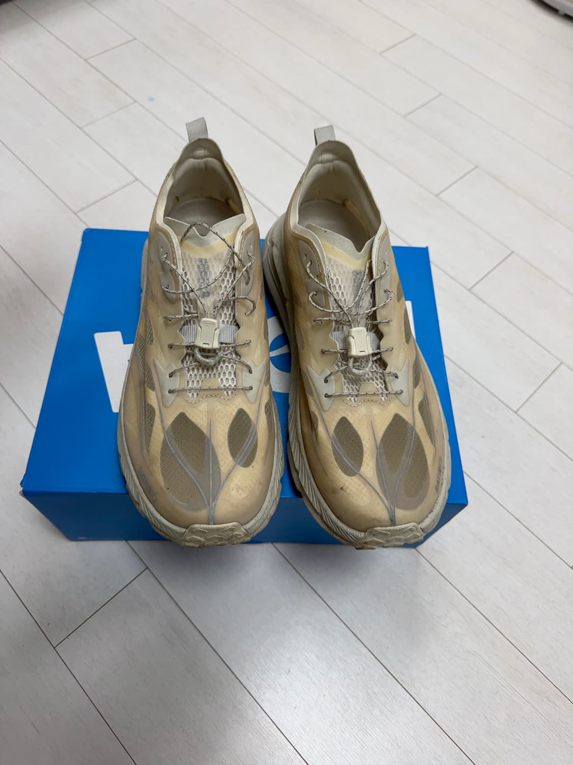 호카 새티스파이 280 사이즈  사진찍고 절대 안신습니다  로고 까짐도  상품이미지5