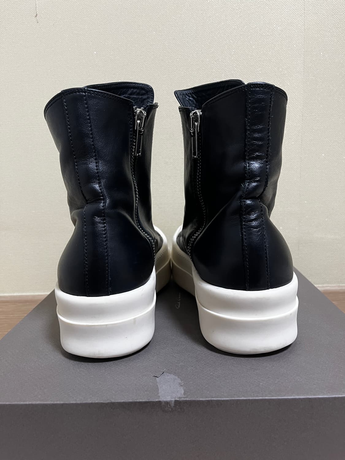 릭오웬스 메가범퍼 라몬즈 43
 상품이미지7