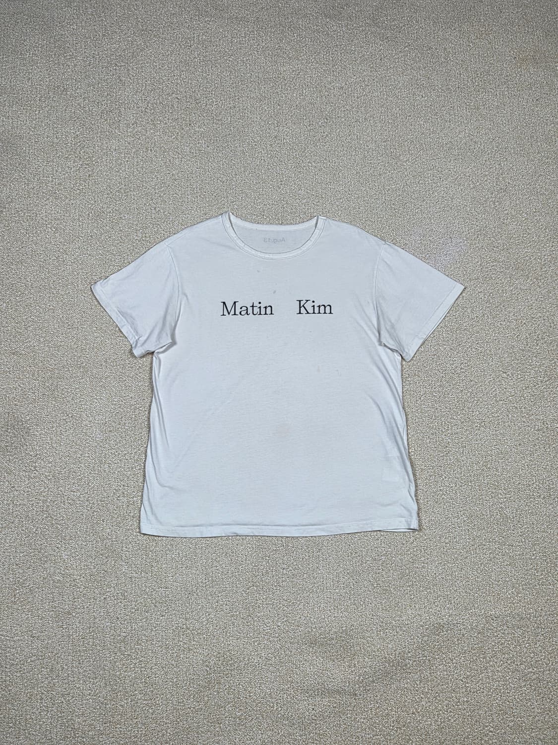 [마뗑킴] Aug.13 시그니처 로고 프린팅 반팔 티셔츠 | S00054 상품이미지1
