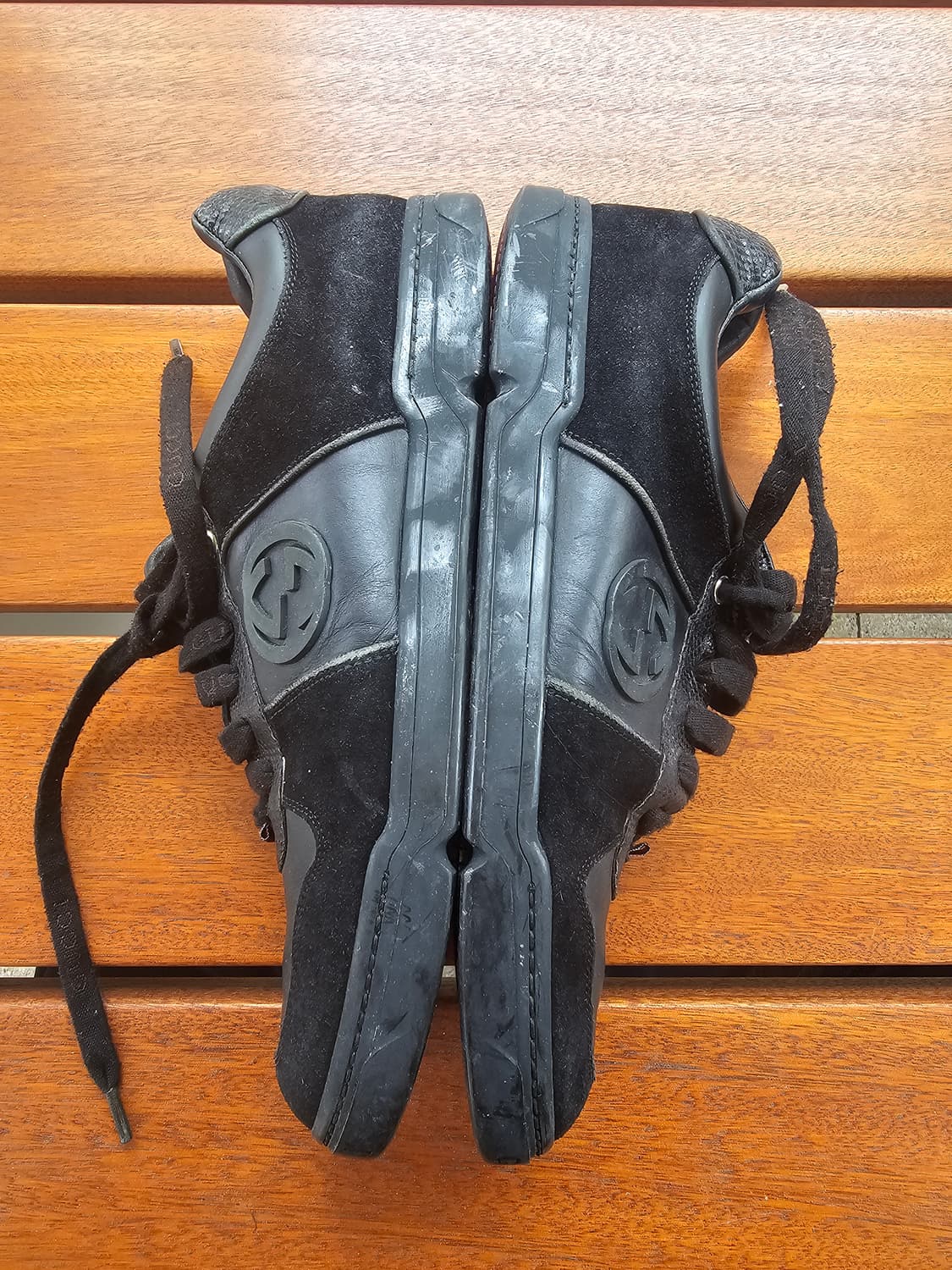 구찌 블랙 스니커즈 상품이미지4