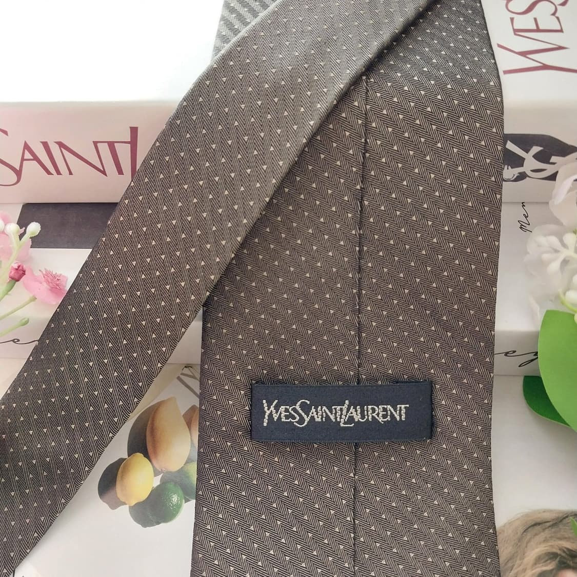 입생로랑 실크 브라운 헤링본 넥타이 9.4cm A+등급 K1778
 상품이미지6