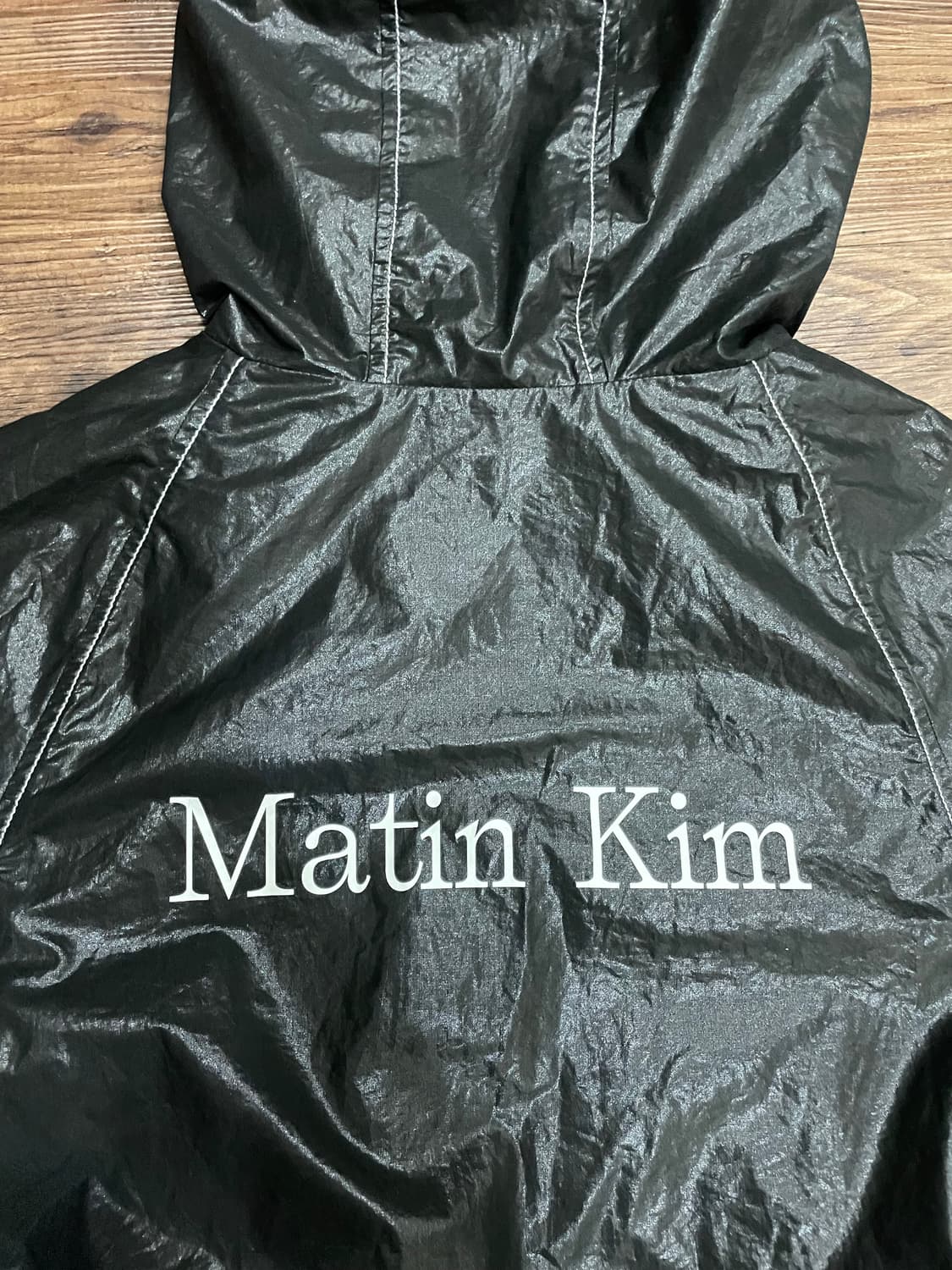 마뗑킴 마뗑 크롭 후디 코팅 점퍼 블랙 상품이미지8