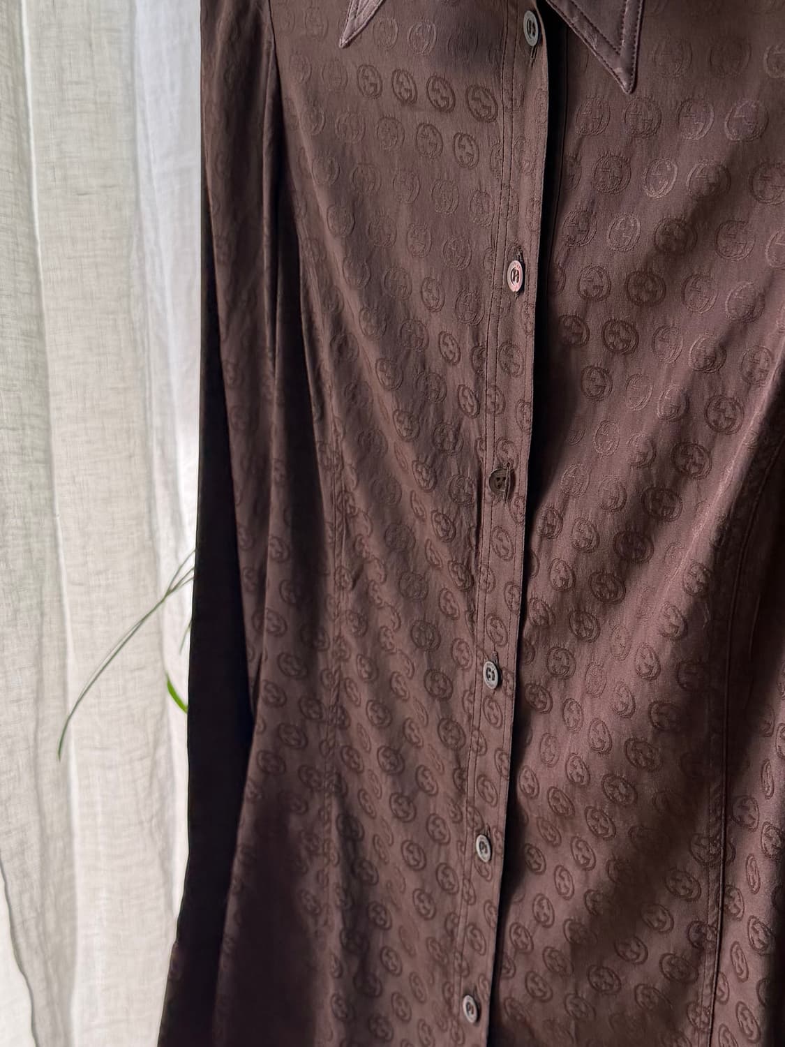구찌 silk brown logo shirts 상품이미지4