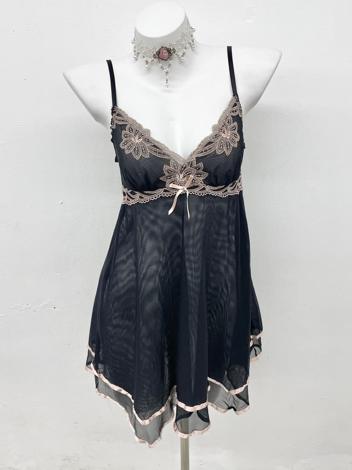 블랙 자수 레이스 슬립 상품이미지1