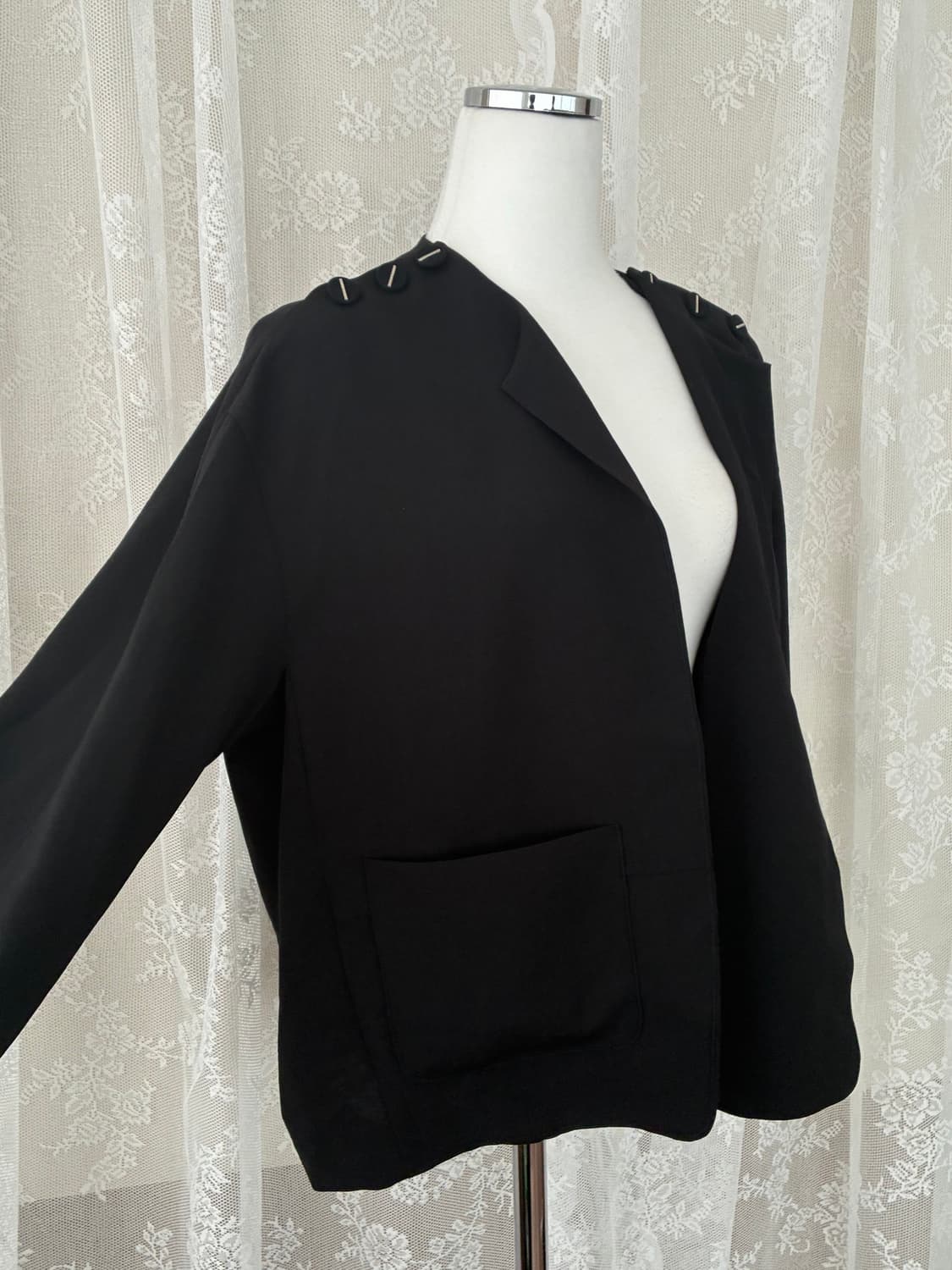 76-90-155) 한섬 SJSJ 22SS 노카라 자켓 블랙 상품이미지4