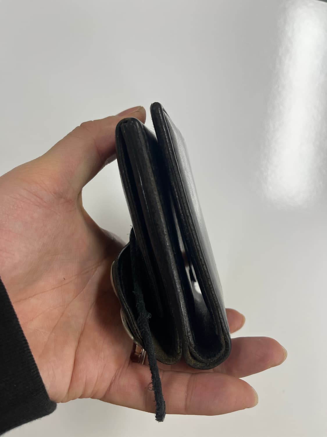 고로스 블랙 새들레더 5콘초 반지갑 상품이미지5