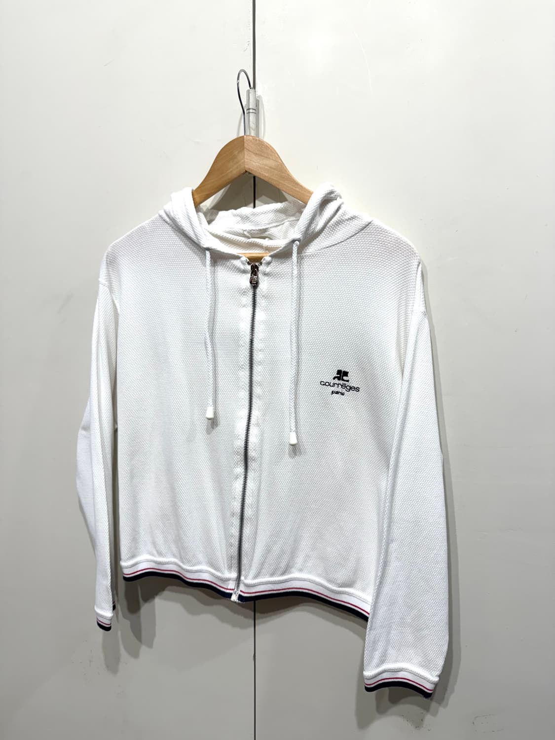 꾸레쥬 화이트 후드 집업 상품이미지2