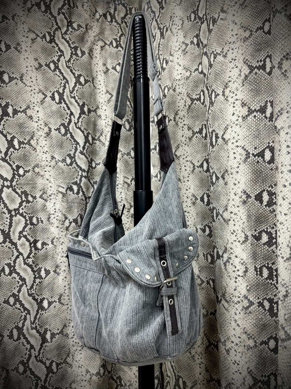 [Y2K] Dot Pattern Detail Stud&Buckle Gre 상품이미지1