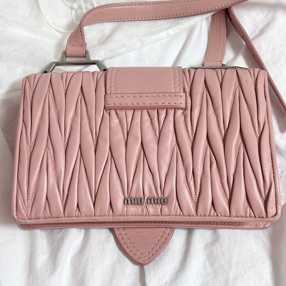 (정품)미우미우 마틀라쎄 크리스탈 버클백 핑크 가방 상품이미지5