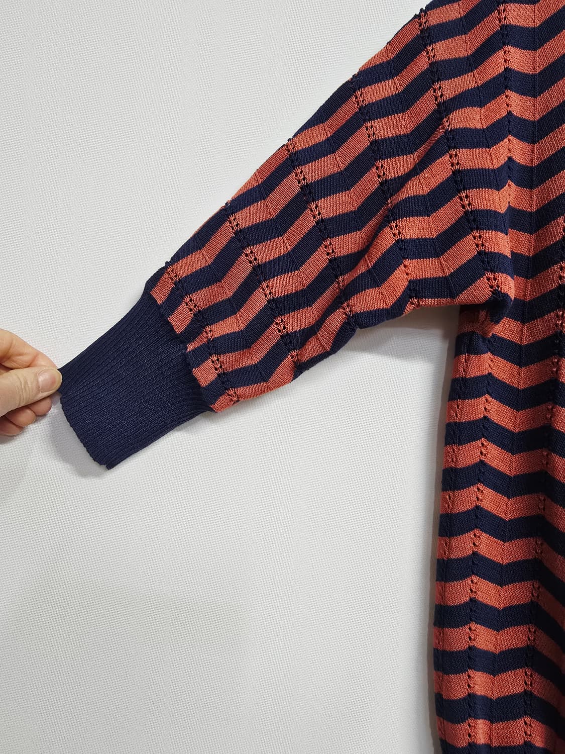 아이레드 알렉시스 제시뉴욕 V넥 스트라이크 니트 55 상품이미지4