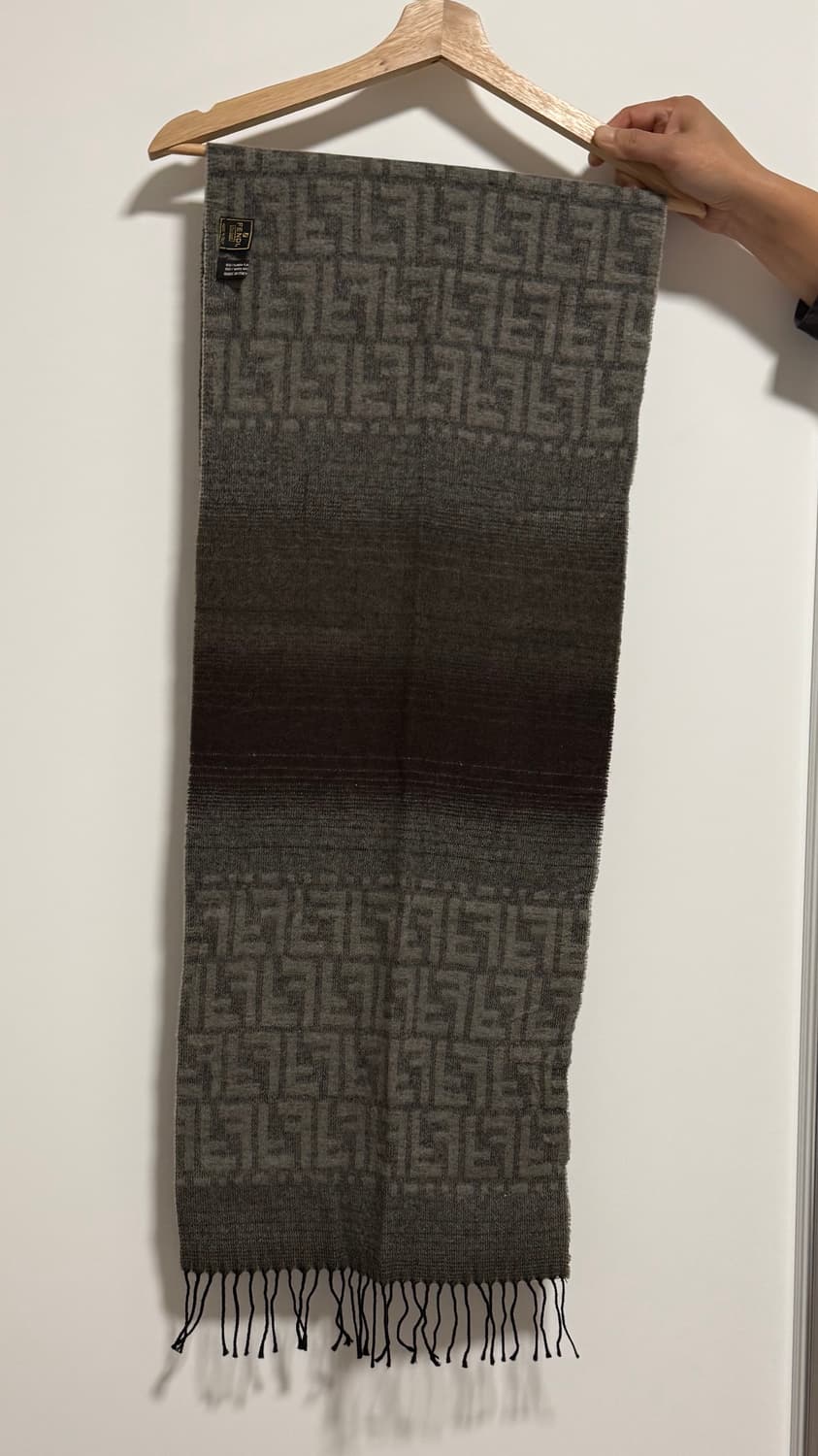 펜디(FENDI) 머플러 판매합니다 상품이미지6