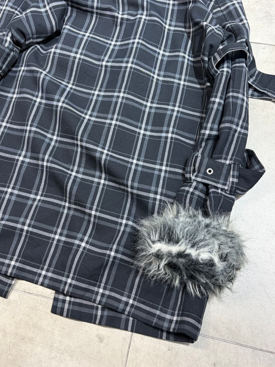 Devlin bass 락펑크 체크 버클 퍼 코트 상품이미지7