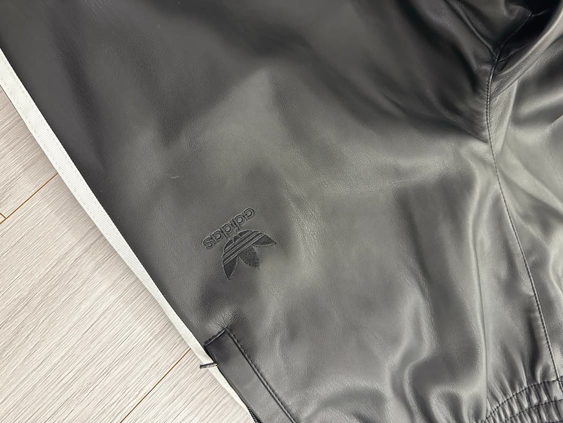 아디다스 오리지널 FLTHR 레더 트랙팬츠 블랙 L (택O) 상품이미지2