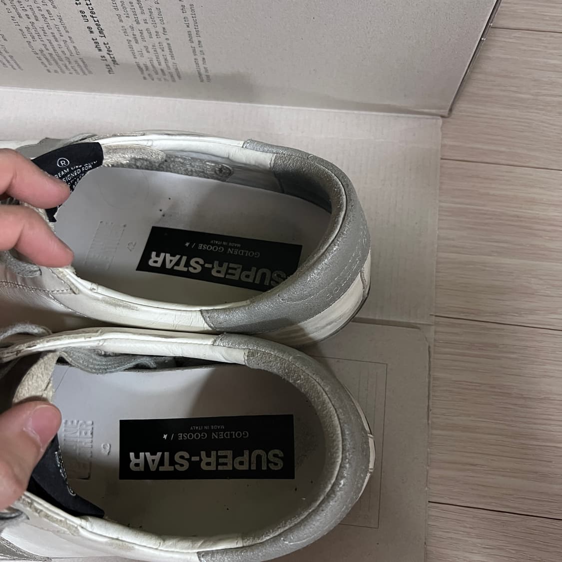 골든구스 슈퍼스타 화이트 실버탭 스니커즈 상품이미지3