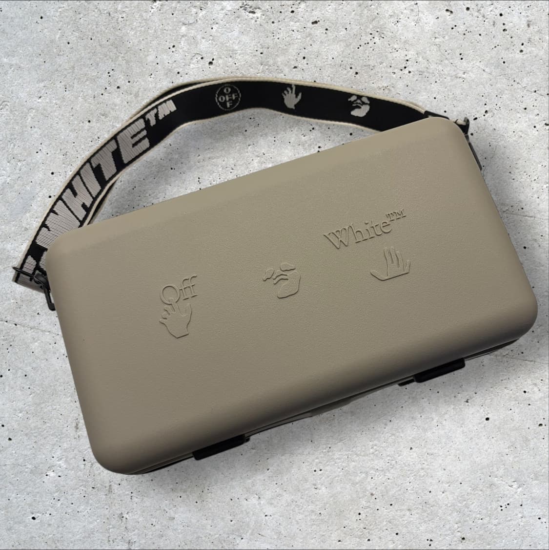 오프화이트 아모레퍼시픽 박스백 숄더백 그레이 상품이미지1