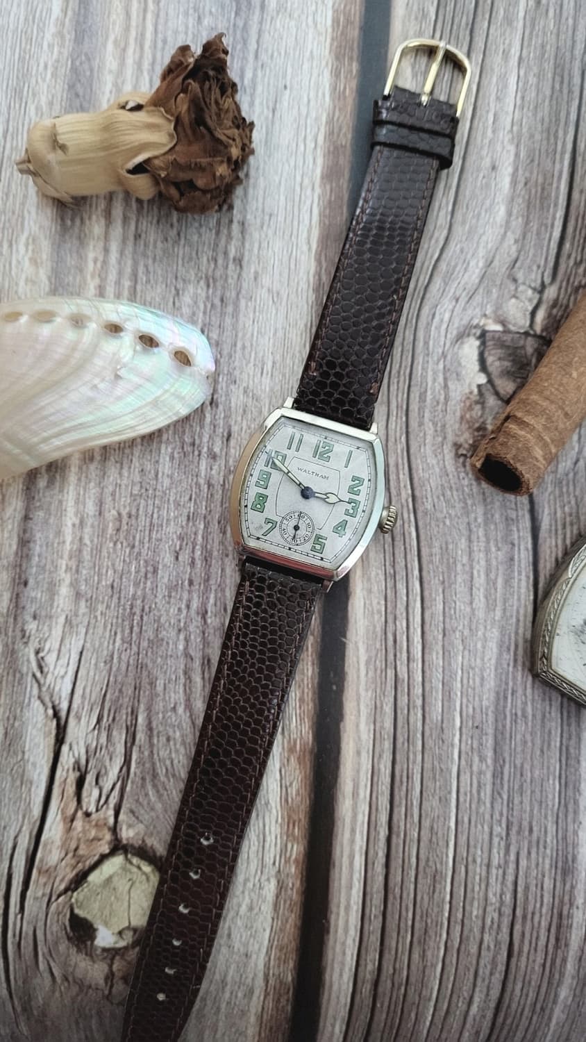 정품 월삼 엔틱 1926년식 토노형 수동시계(블랙 스트랩 추가구성 ) 상품이미지2