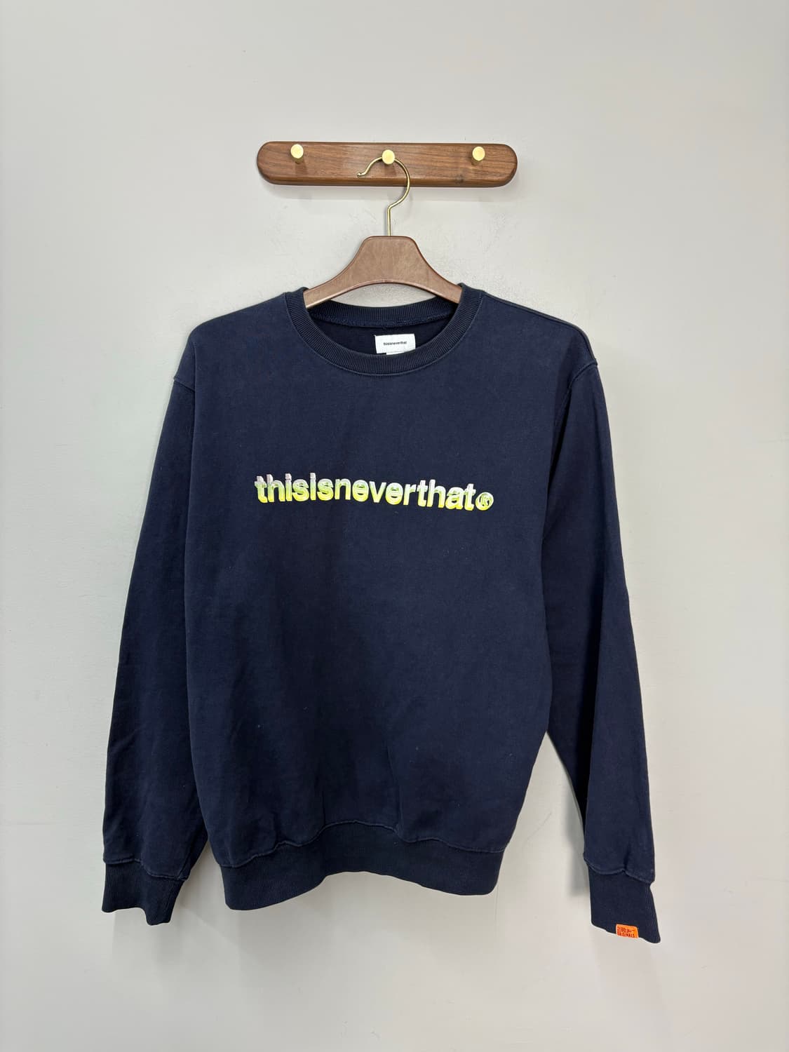 디스이즈네버댓 로고 크루넥 네이비 맨투맨 A3246 상품이미지2