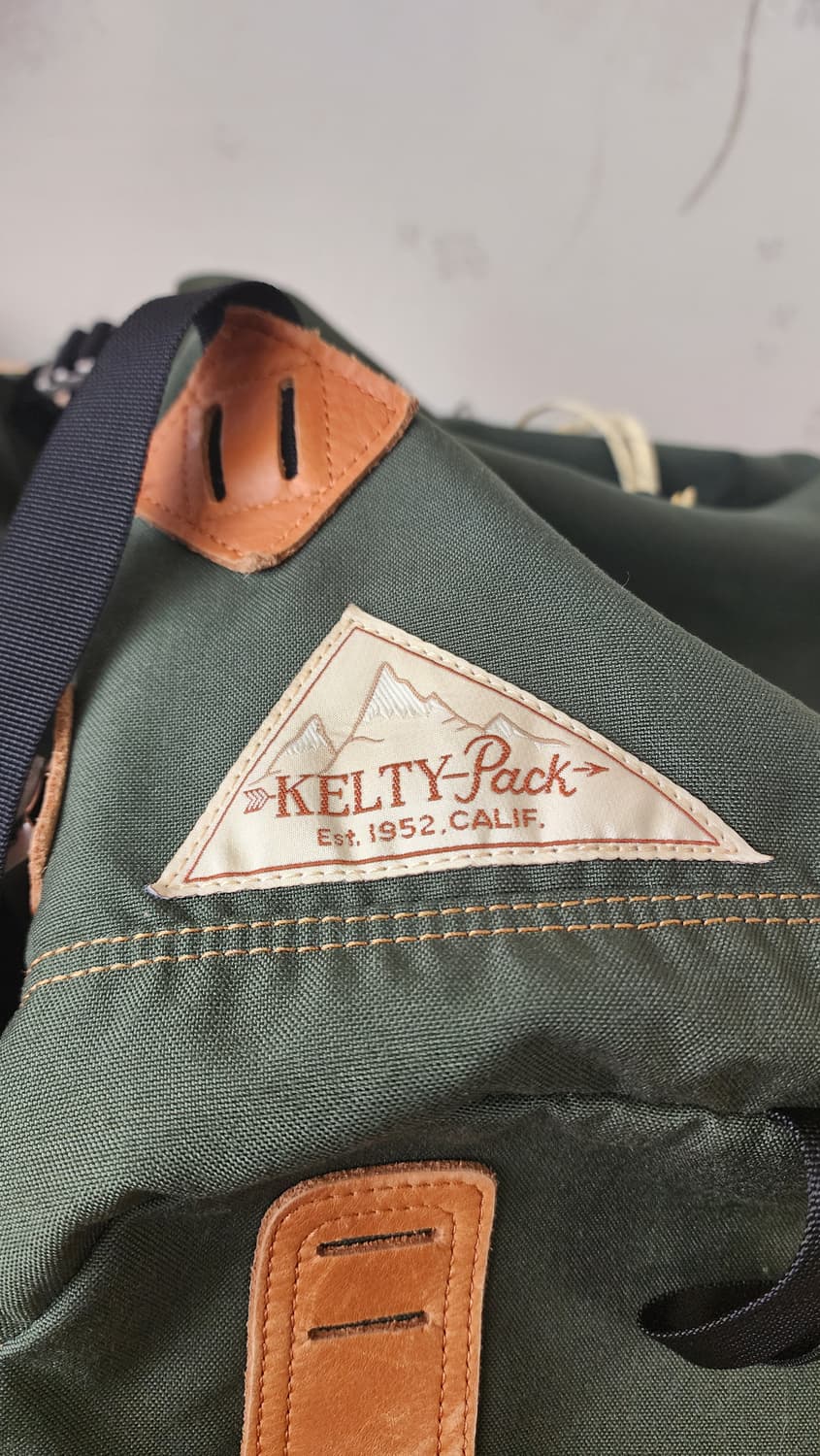 KELTY 홀리팩 올리브색 백팩 가방 상품이미지10