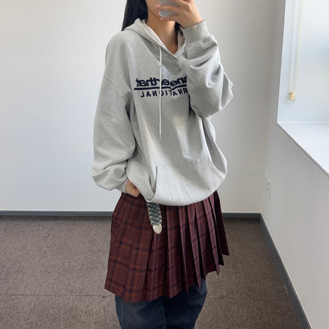 Thisisneverthat 디스이즈네버뎃 네이비 로고 그레이 후드티   상품이미지2