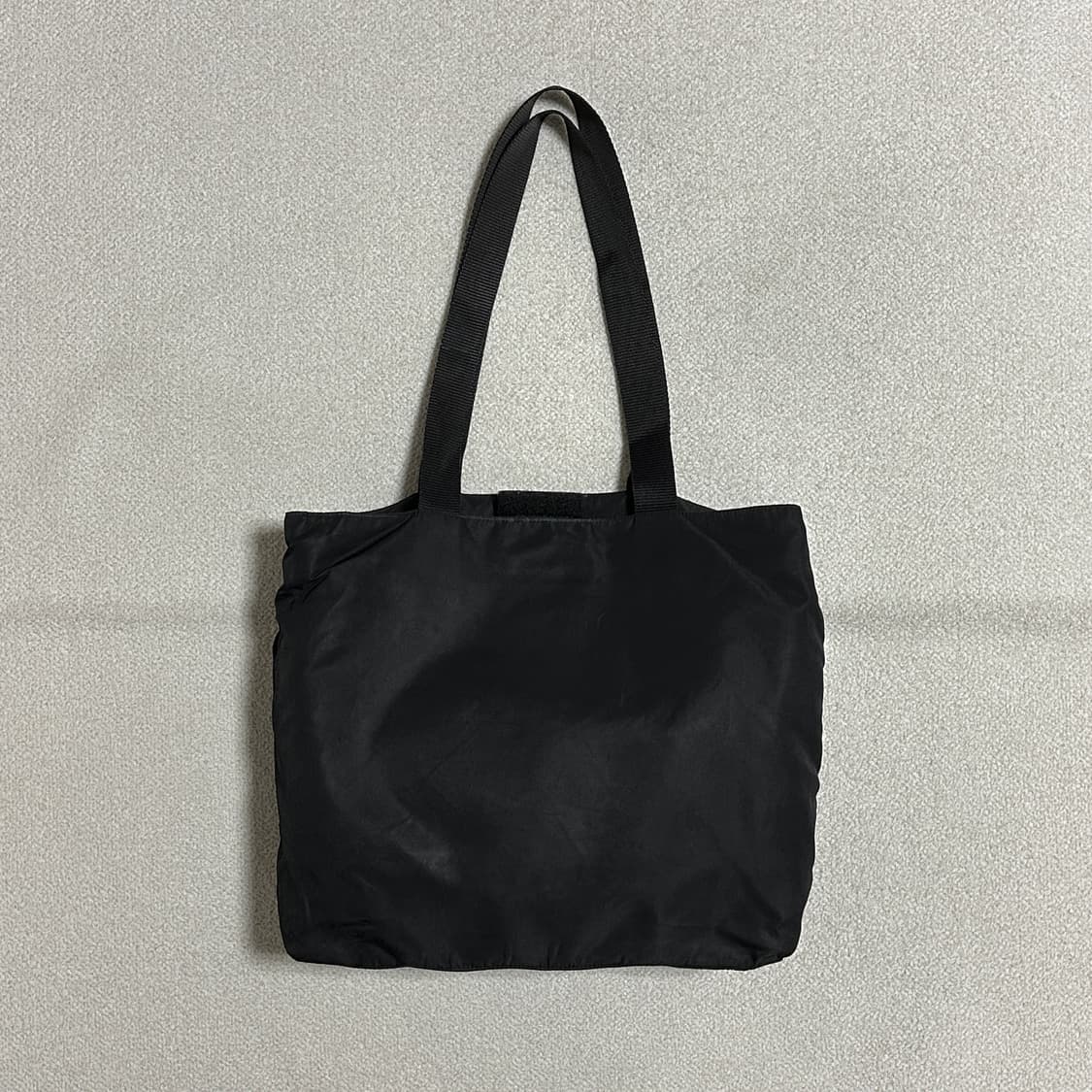 프라다 포코노 더블 포켓 토트백 상품이미지2