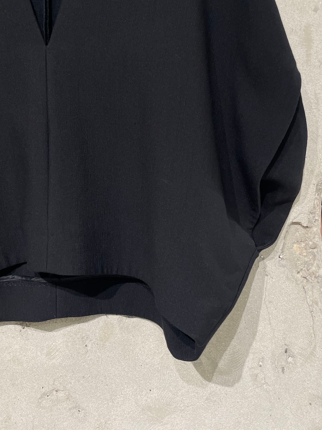 토템 블랙 페니턴 퍼프 슬리브 블라우스 상품이미지5