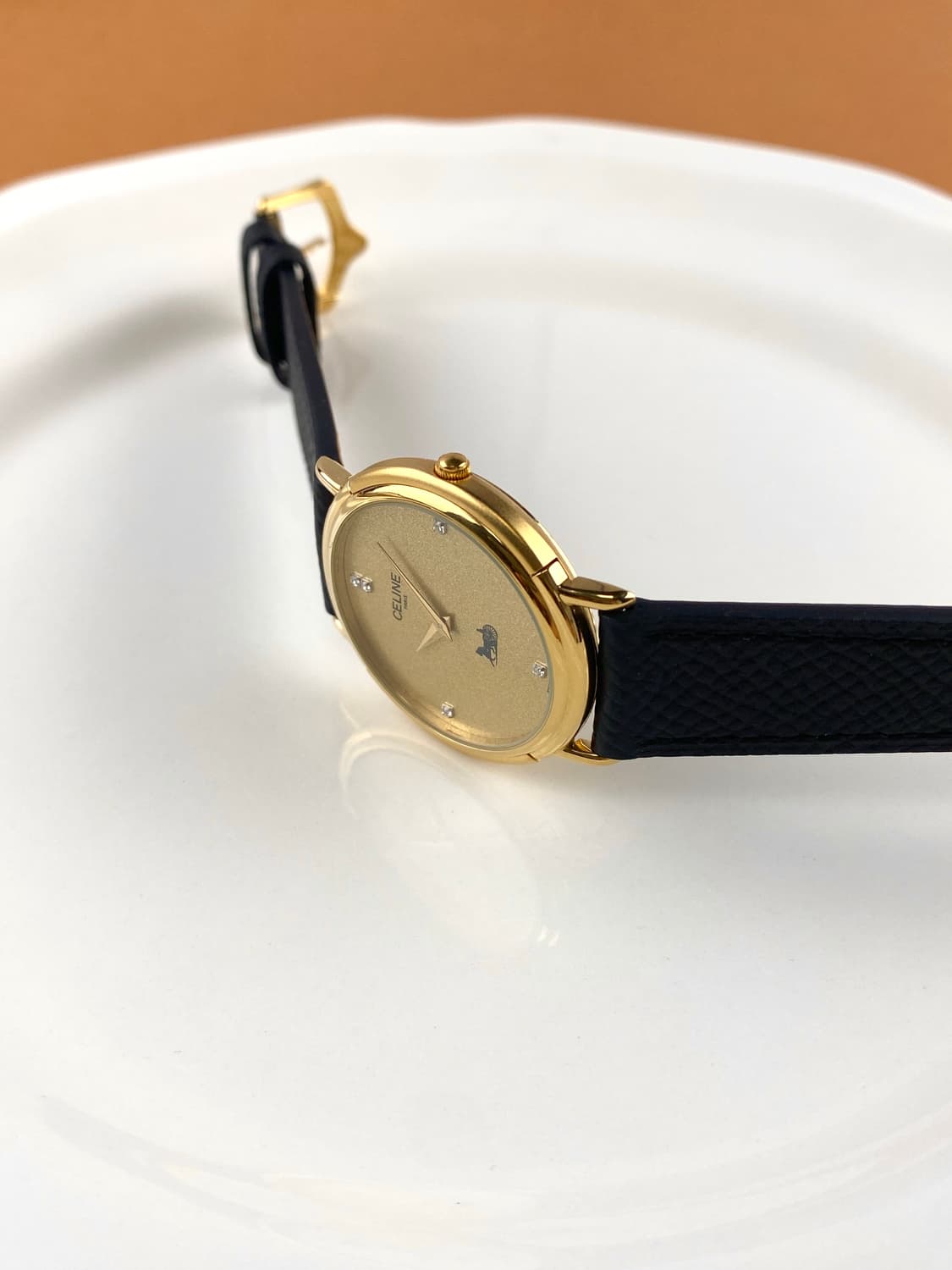 (새상픔급) CELINE round gold 5P watch unisex 상품이미지3