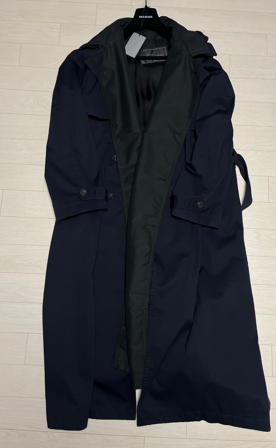 발렌시아가 런웨이 트롱프뢰유 코트 상품이미지1