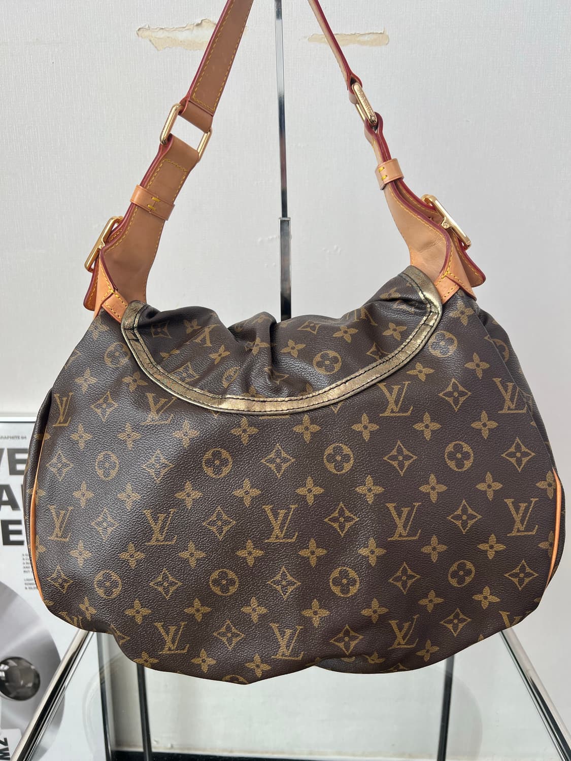 루이비통 모노그램 칼라하리 GM 리미티드 에디션 상품이미지5