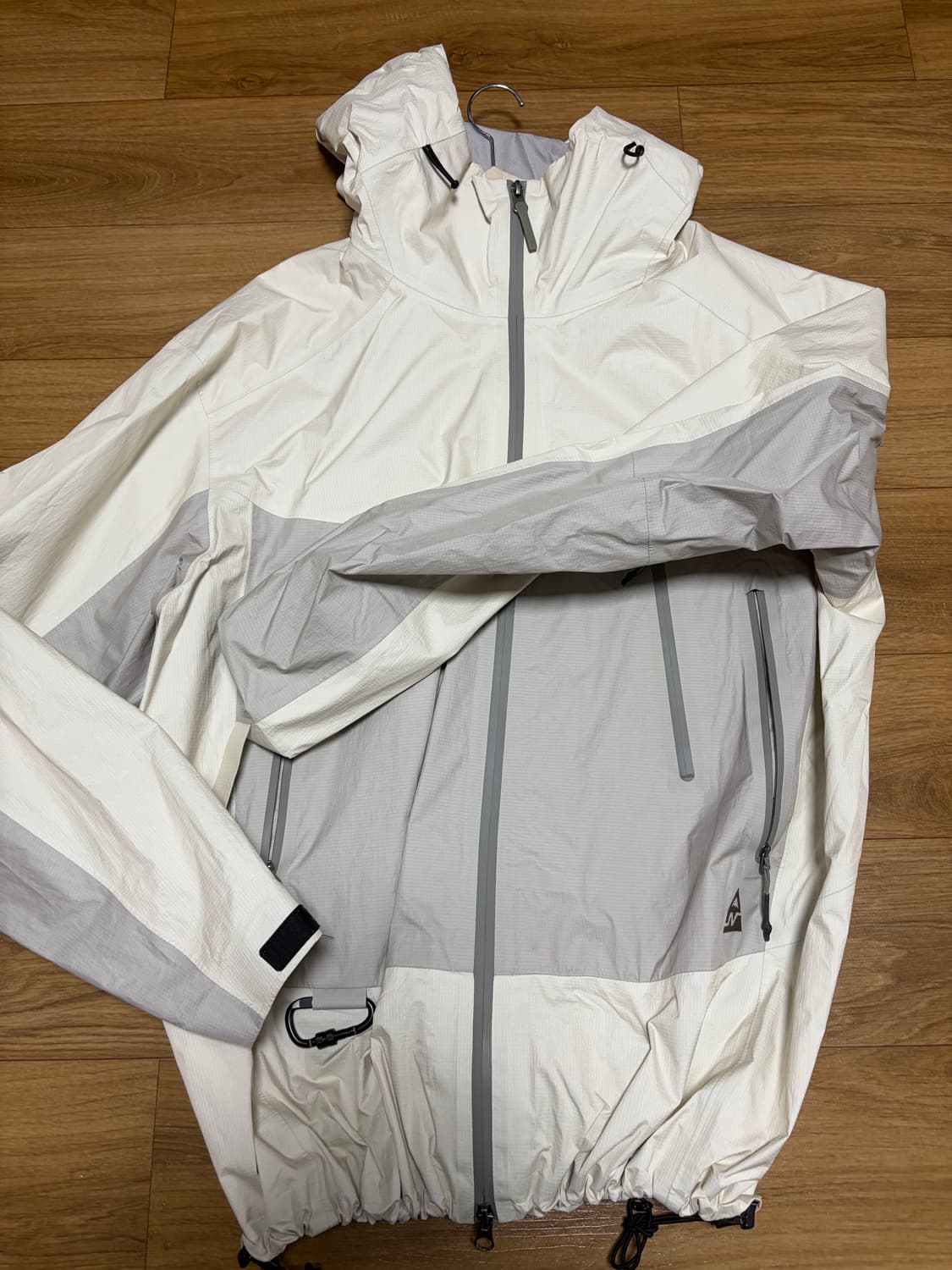 뉴발란스 바람막이 상품이미지1