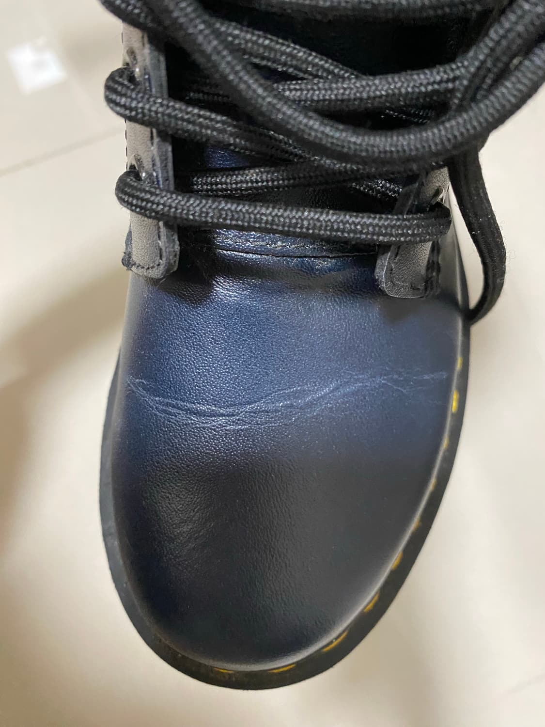 닥터마틴 오리엔탈 10홀 레이스업 부츠 상품이미지5