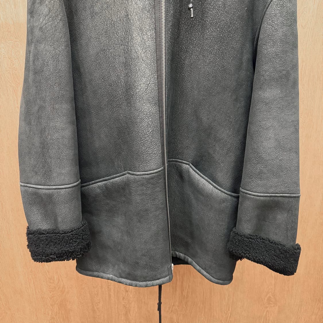 이지 시즌 3 후드 무스탕 셰어링 안감 드로우 스트링 디테일 루즈핏 블랙 상품이미지5