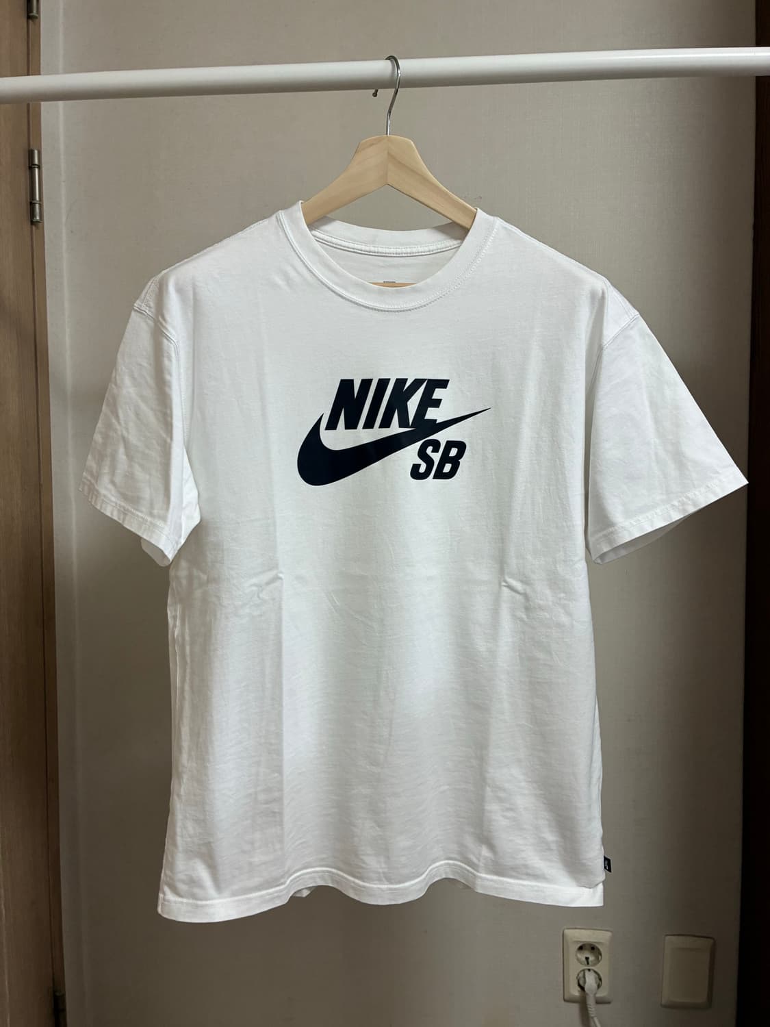 [L]나이키SB 로고 티셔츠 화이트 상품이미지1