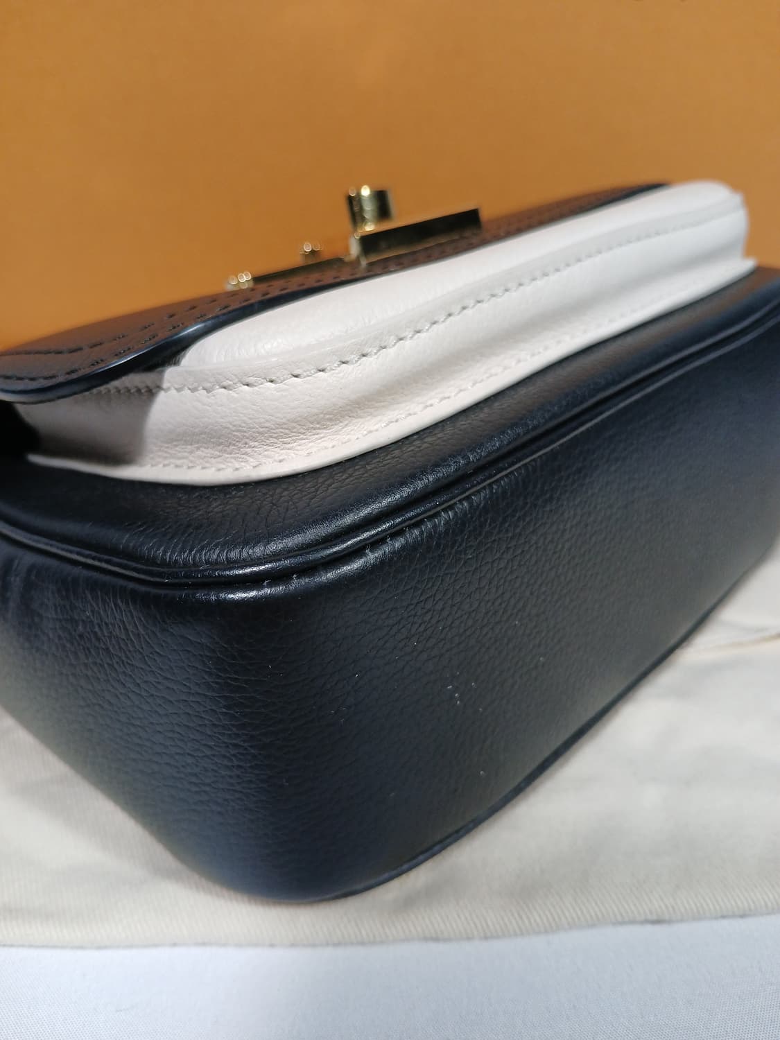 루이비통 락미텐더 숄더백 M58557 상품이미지8