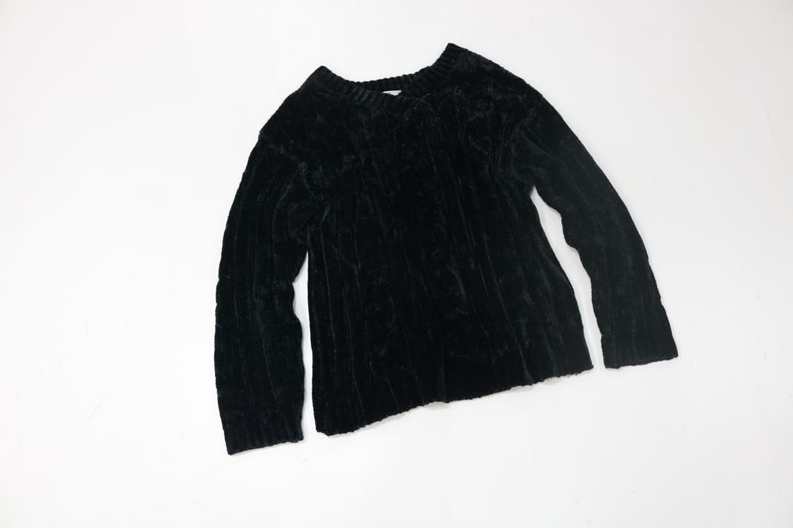 블랙 벨벳 셔닐 꽈배기 브이넥 니트 상품이미지3