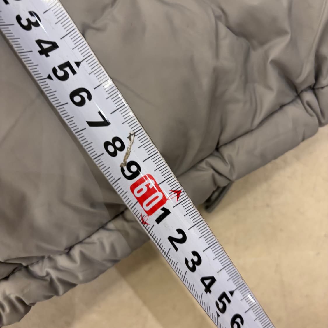 커버낫 그레이 스몰로고 푸퍼 다운 패딩 상품이미지4
