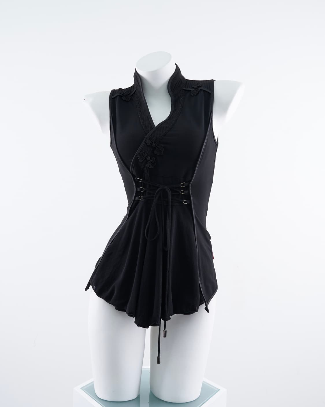 Ozz ONESTE 오리엔탈 레이스 업 숏 슬리브리스 상품이미지1