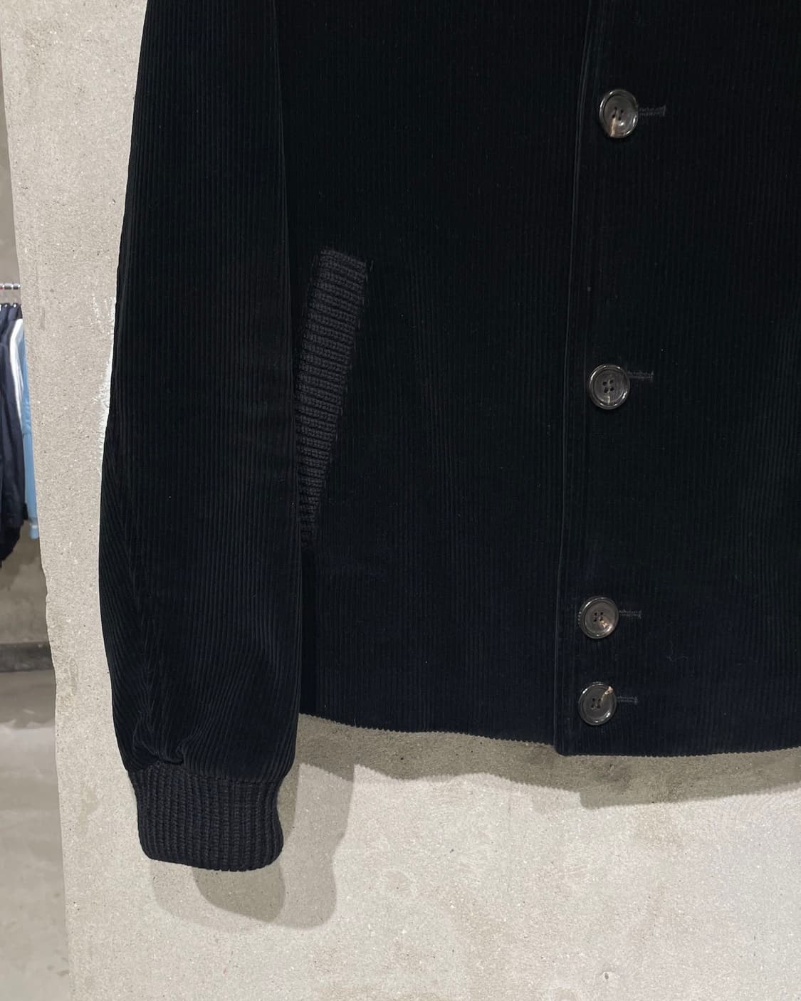 구찌 블랙 숄 카라 코듀로이 자켓 상품이미지5