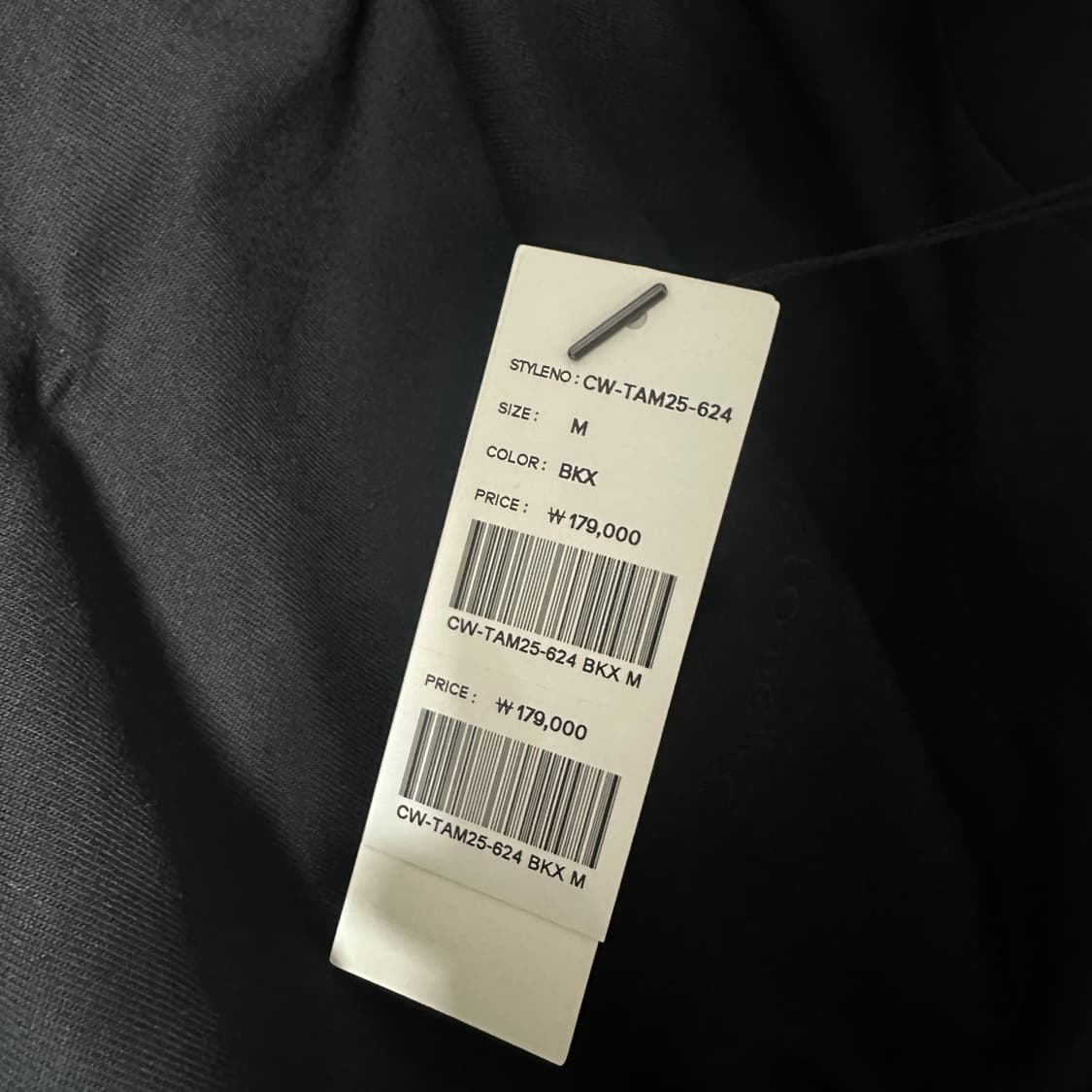 새상품 정가 18M 커스텀멜로우 자수 그래픽 반팔티 블랙 상품이미지6