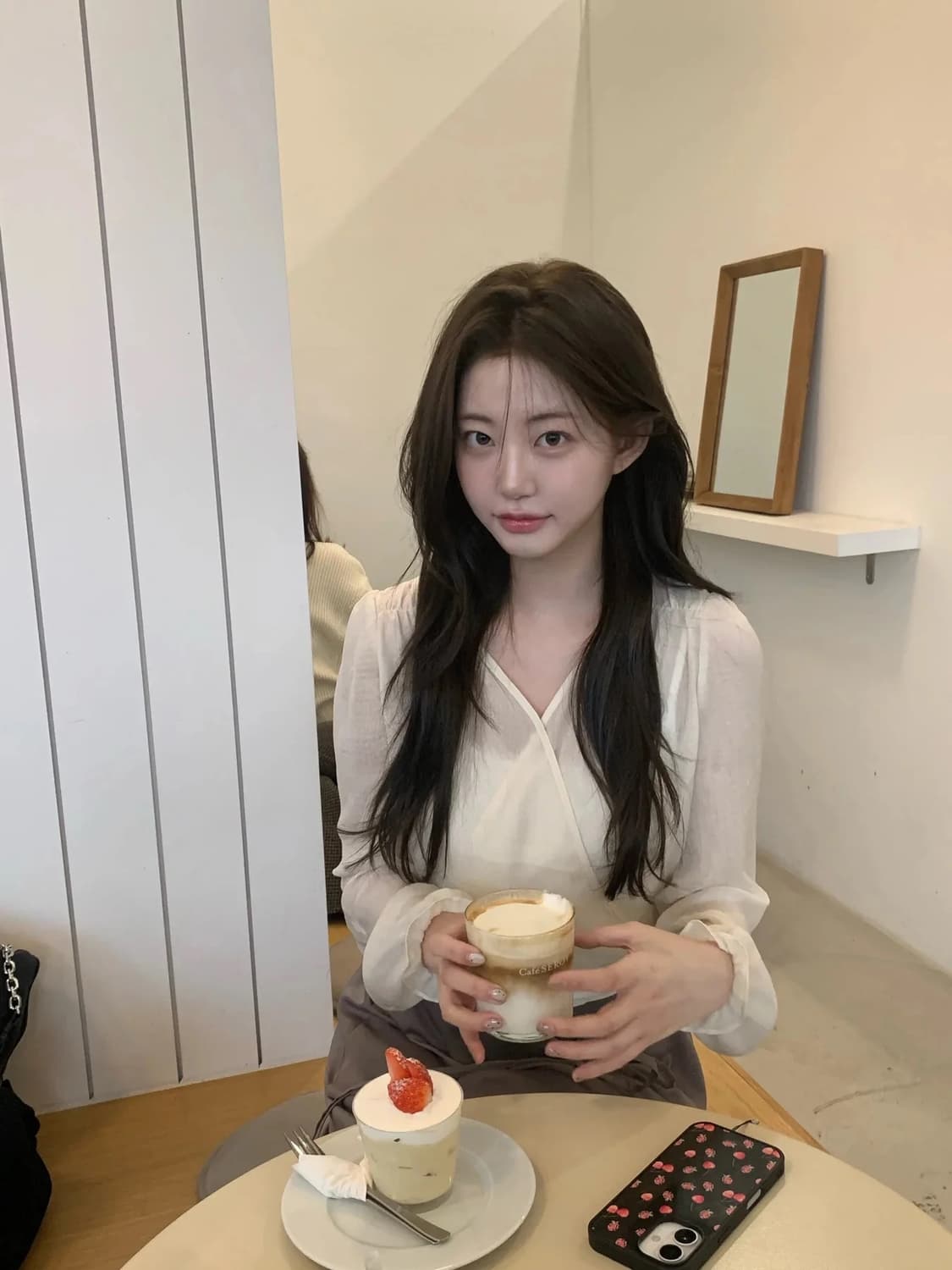 제니오 쉬어 아우라 랩 블라우스 상품이미지1