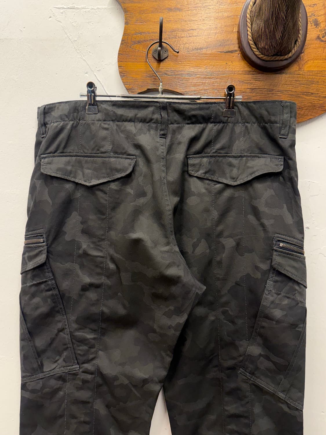 AVIREX Black Camo Tactical Cargo Pants 상품이미지5