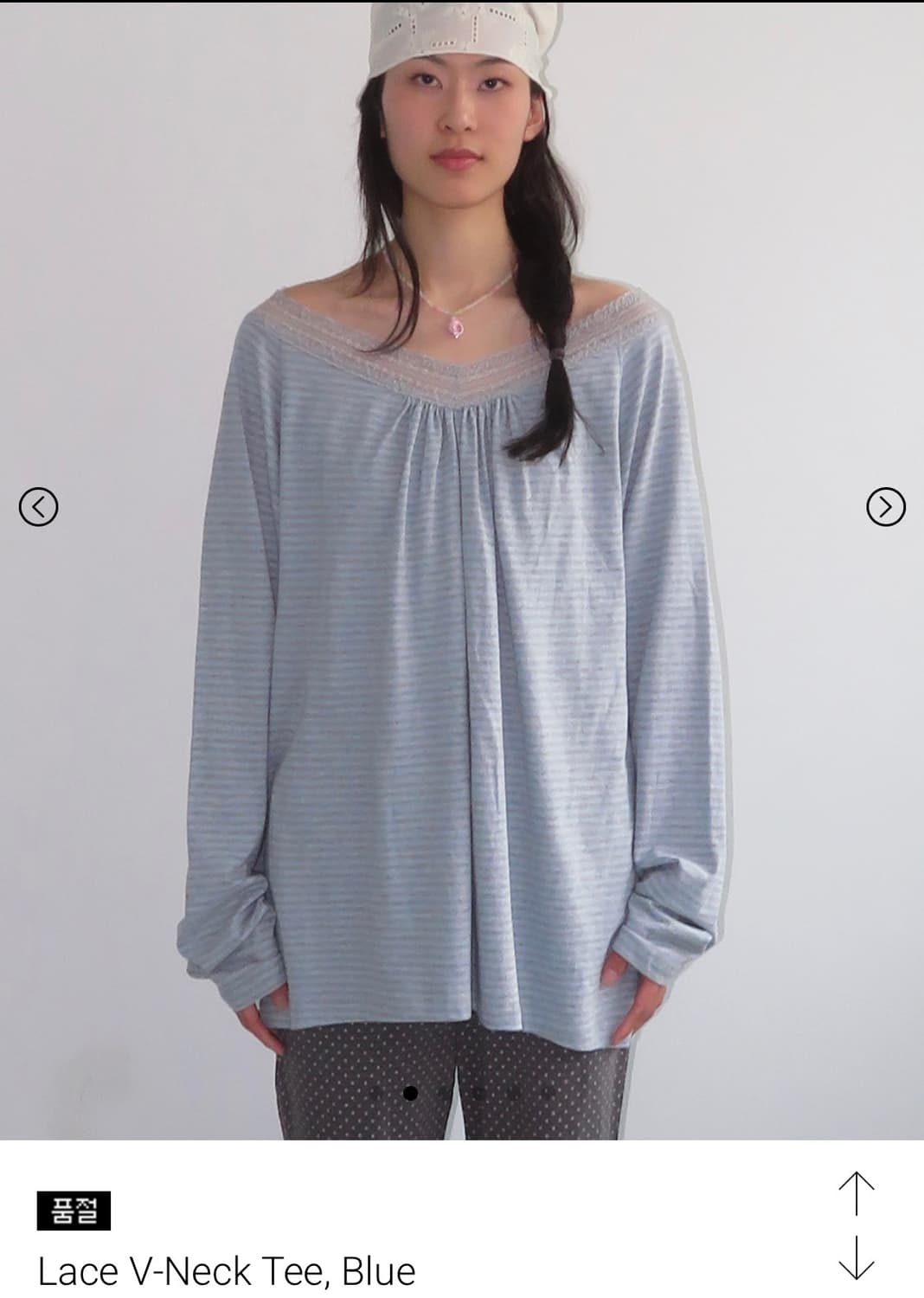 삽니다) 펀프롬펀 레이스 브이넥티 Lace V-Neck Tee, Blue 상품이미지2