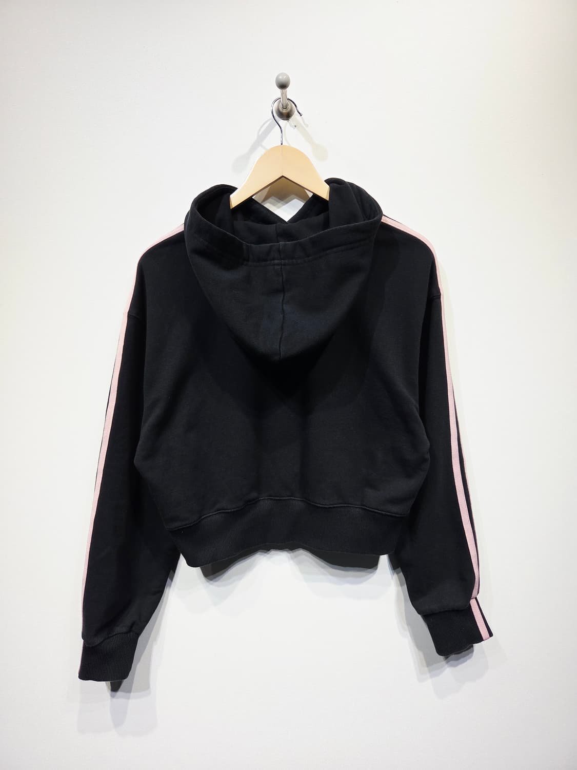 널디 NERDY 검정색 핑크라인 크롭 후드티_S 상품이미지5