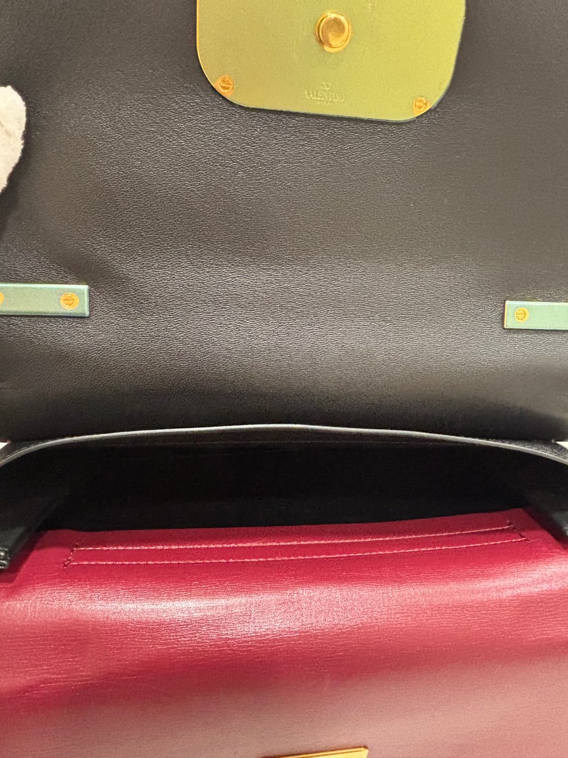 발렌티노 V링 숄더백 미디움 상품이미지4