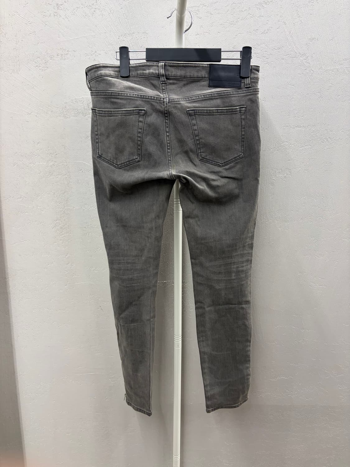 유니클로 언더커버 그레이 지퍼 스키니진 26 상품이미지5