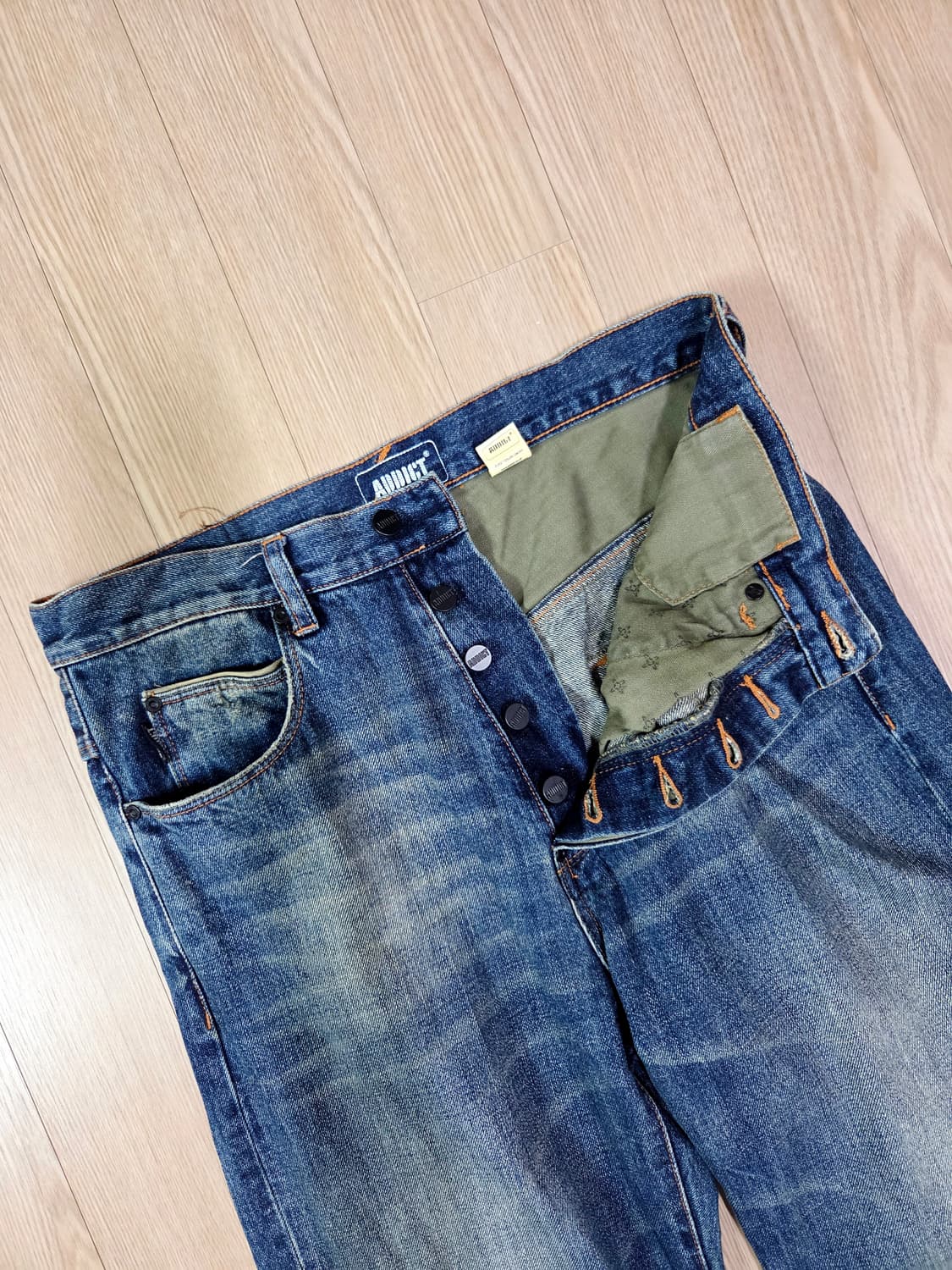 ADDICT 블루 워싱 포켓 디테일 데님 팬츠 상품이미지5