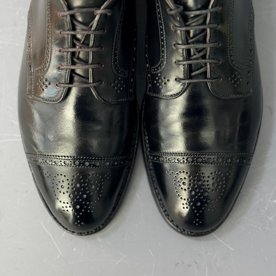 [9.5E] 알든 2146 블랙 코도반 메달리온 캡토 더비 상품이미지2