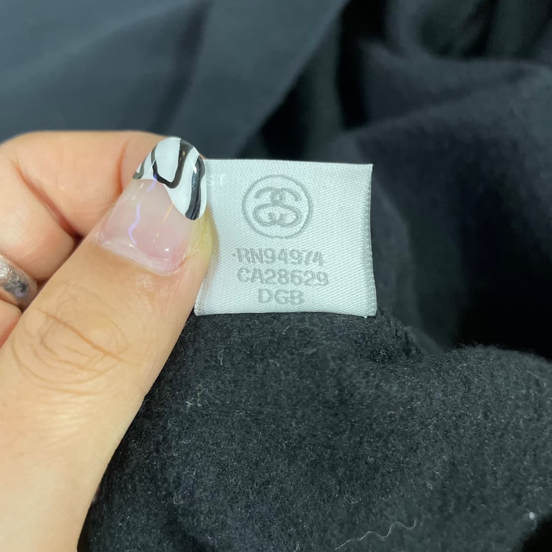 스투시 블랙 월드투어 빅로고 맨투맨  상품이미지8