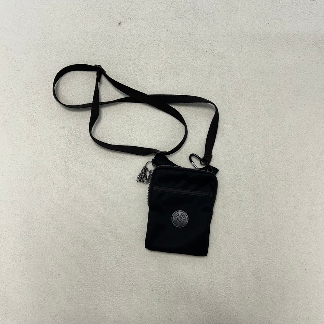 Kipling black mini bag 상품이미지4